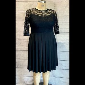 ❗️SOLD❗️Women’s black knee length dress